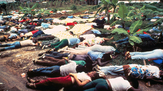 Esta anciana se quedó dormida, y cuando despertó tenía 900 cadáveres a su alrededor: la masacre de Jonestown<em></em>